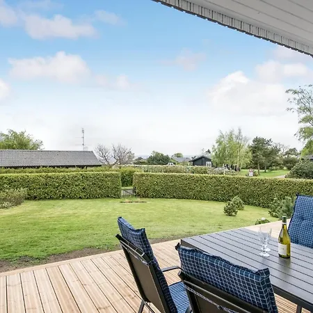 Three-bedroom Holiday In *